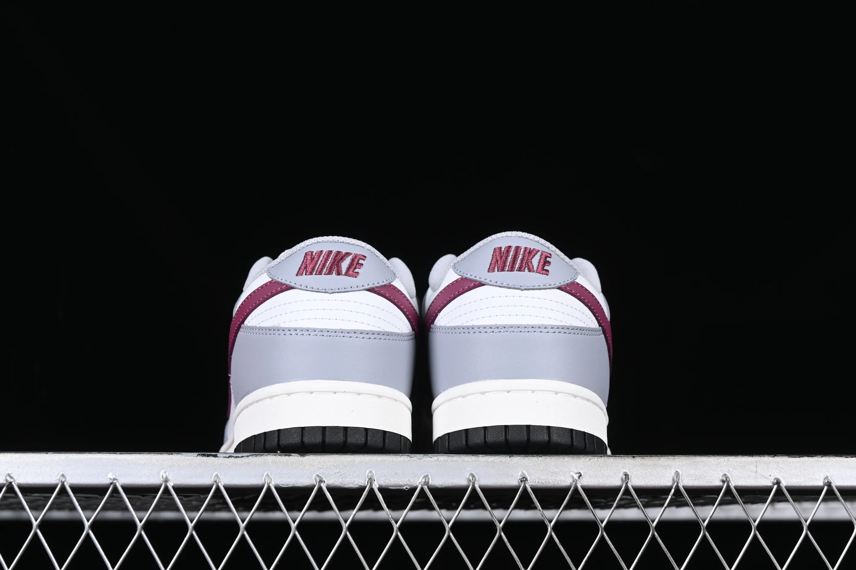 All categories Nk SB Dunk series Nk SB Dunk Low low-top sneakers Nk Dunk Low "Grey White" gray burgundy low-top retro sports and leisure sneakers DD1503-122